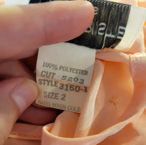 80s Vintage Anna Kriste Peachy Pink Geometric Embossed High Neck Blouse - Picture 5 of 6